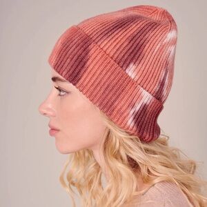 A Odiva Stylish Pink Tie-Dye Beanie NWT